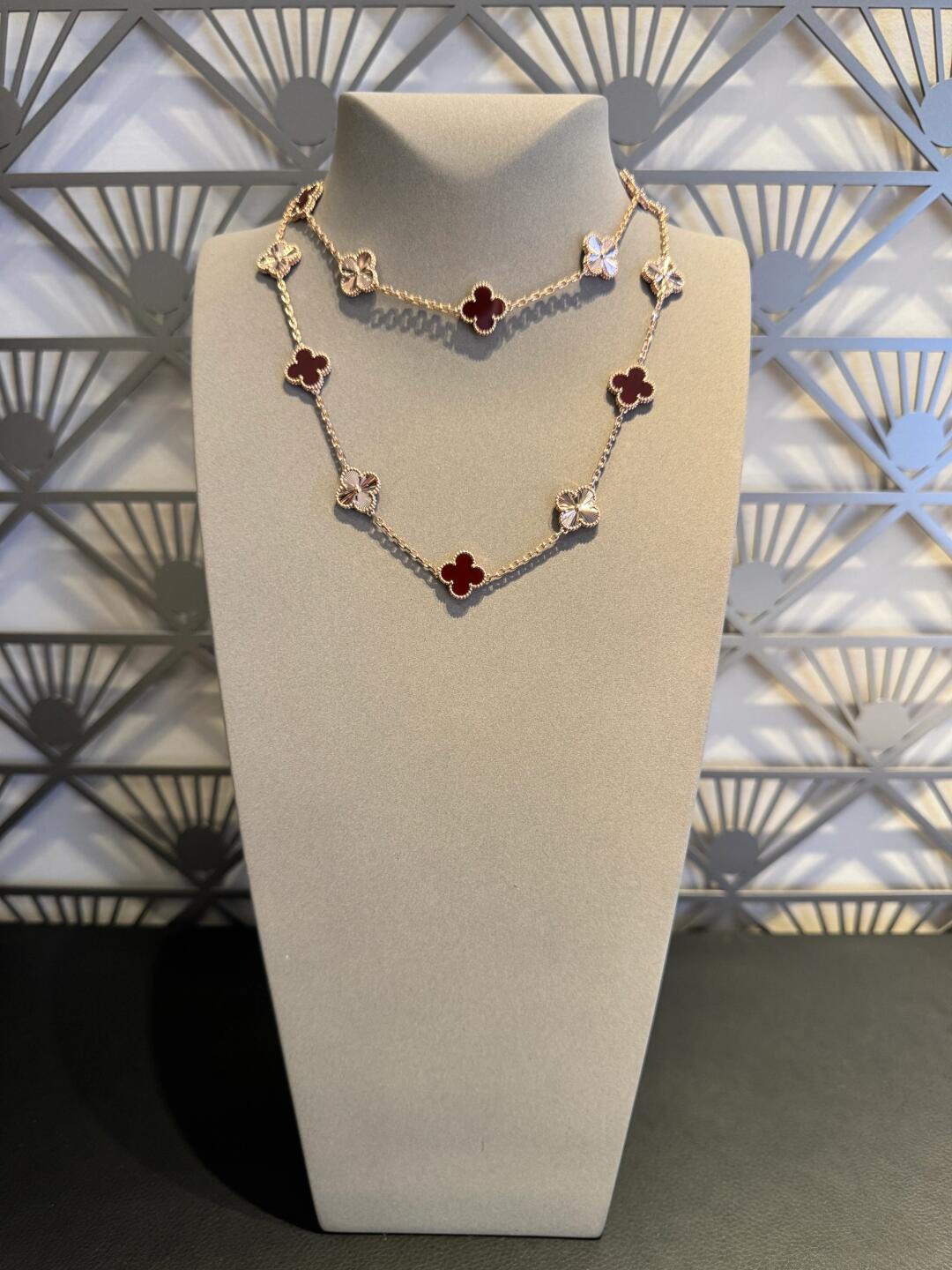 [Amore]CLOVER 20 MOTIFS LASER CARNELIAN NECKLACE