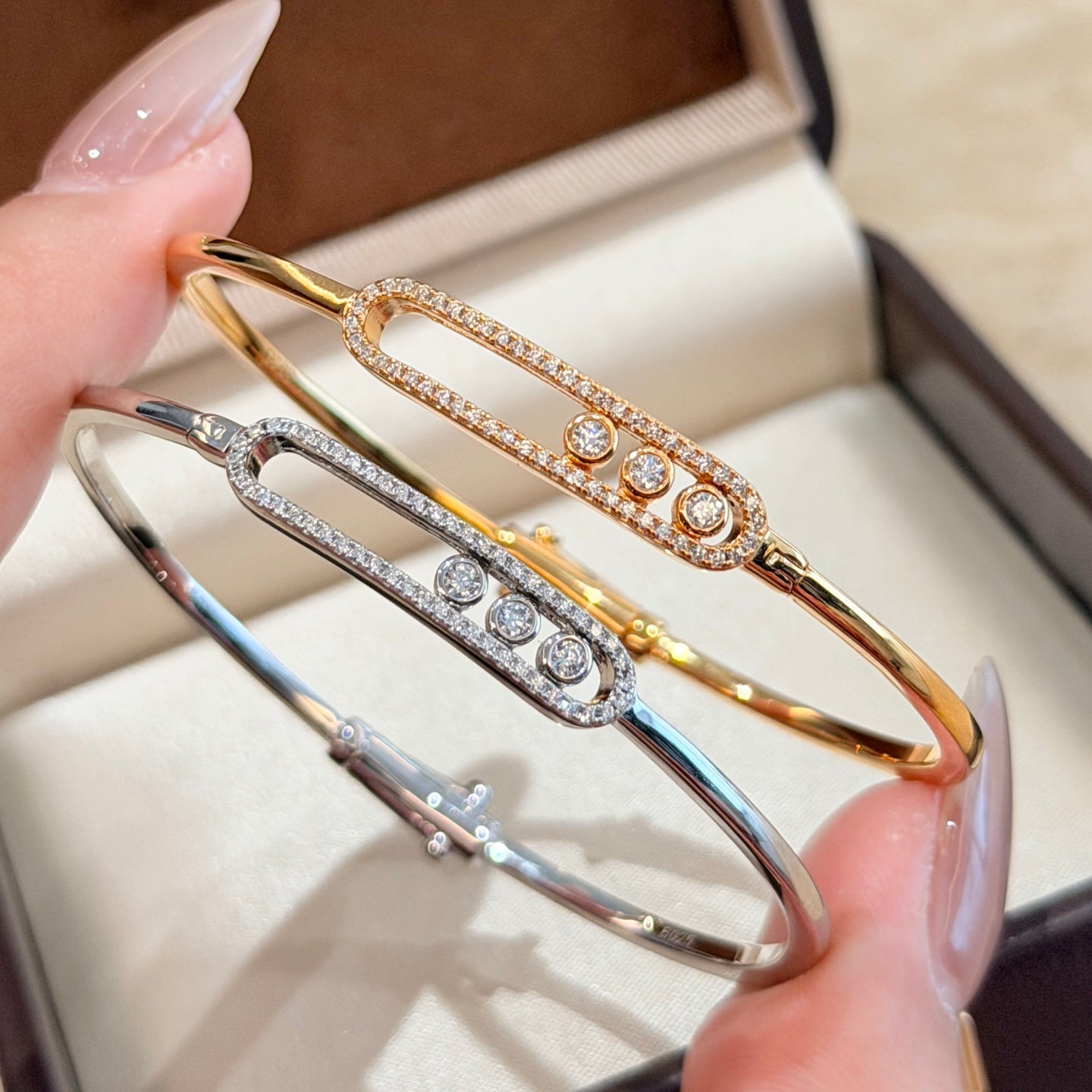 [Amore]Move Pavé Diamond Bangle Bracelet M