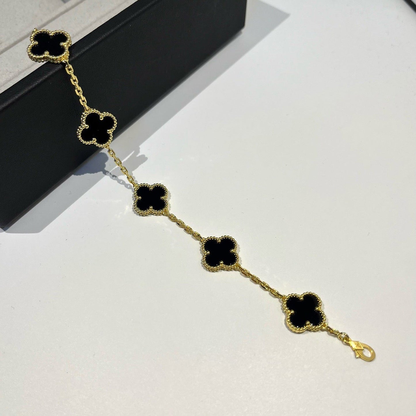 [Amore] CLOVER 5 MOTIF ONYXS BRACELET COLLECTION