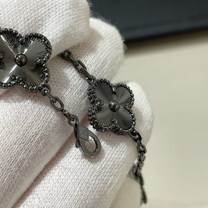 [Amore]CLOVER 5 MOTIF BLACK BRACELET