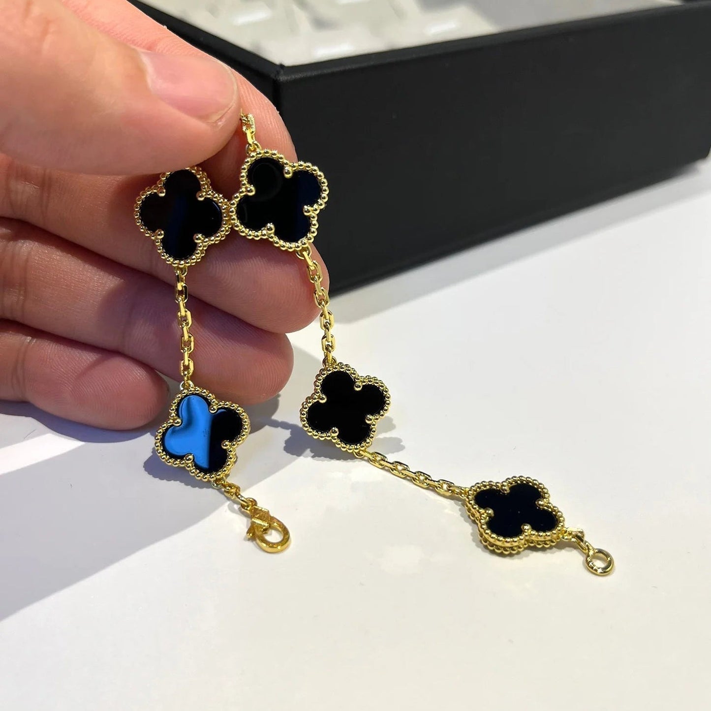 [Amore] CLOVER 5 MOTIF ONYXS BRACELET COLLECTION