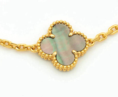 [Amore] CLOVER 5 MOTIF GRAY MOP BRACELET COLLECTION