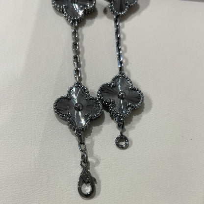 [Amore]CLOVER 5 MOTIF BLACK BRACELET