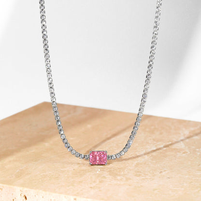 [Amore]2.0 carat Ornate Emerald Cut Necklace