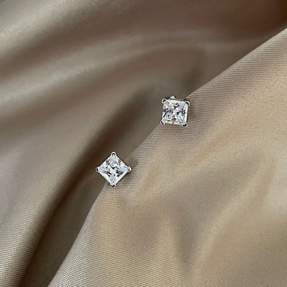 [Amore]Delicate Square Shape Earrings