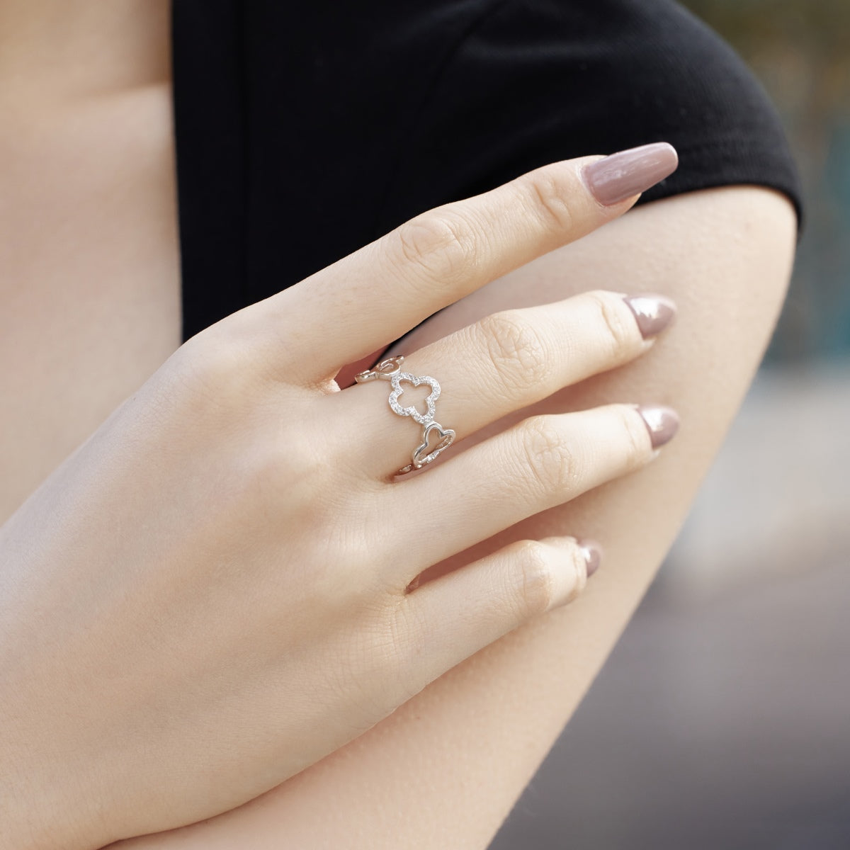 [Amore]Hollow Design Four-Leaf Clover Flower Shape Ring