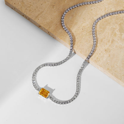 [Amore]2.0 carat Ornate Emerald Cut Necklace