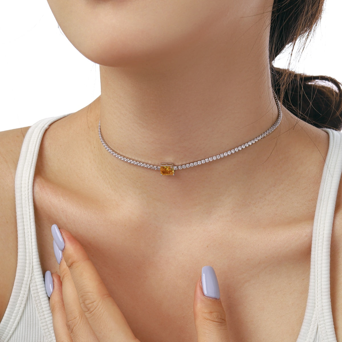 [Amore]2.0 carat Ornate Emerald Cut Necklace