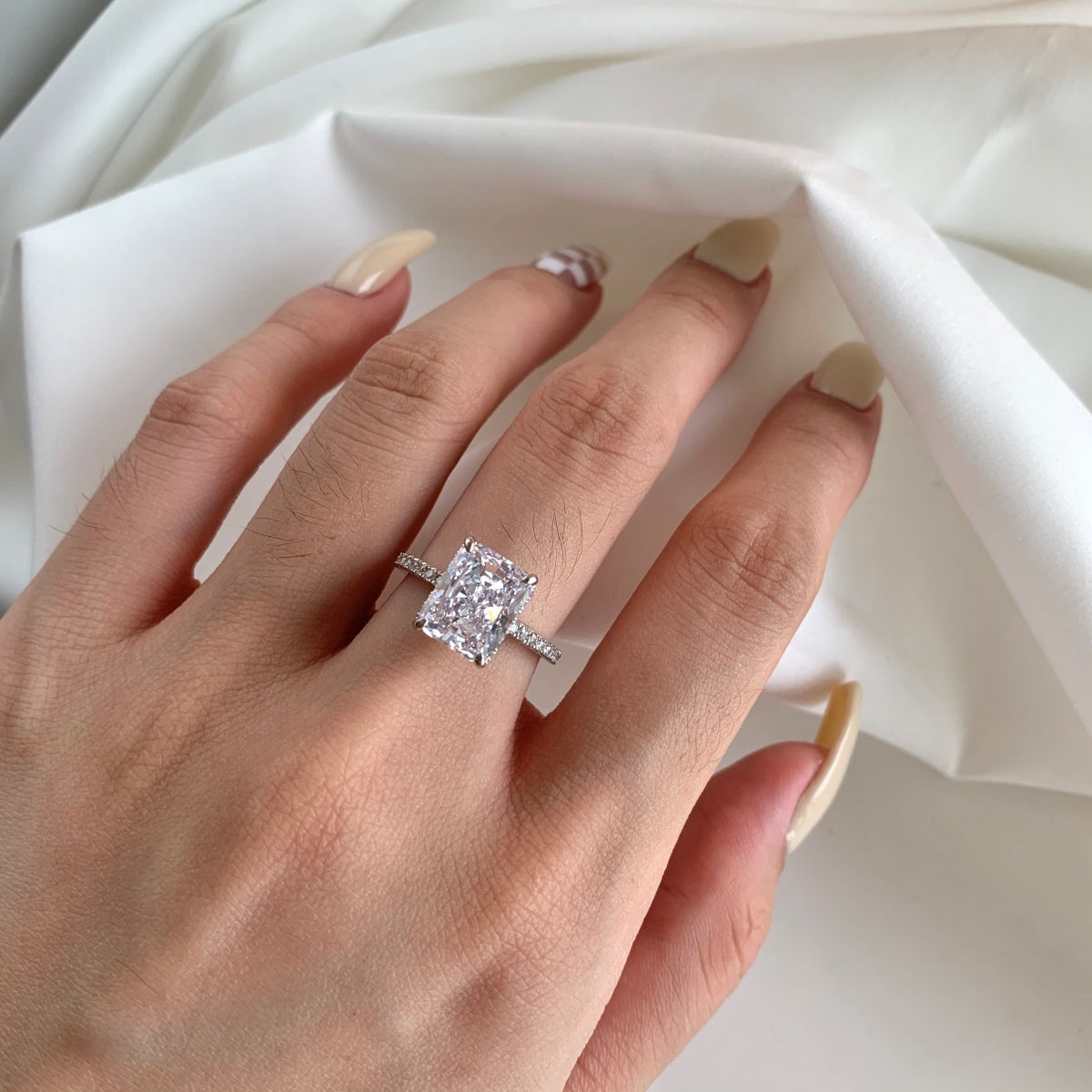 [Amore]4.0 Carat Luxurious Engagement Ring
