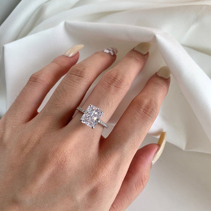 [Amore]4.0 Carat Luxurious Engagement Ring
