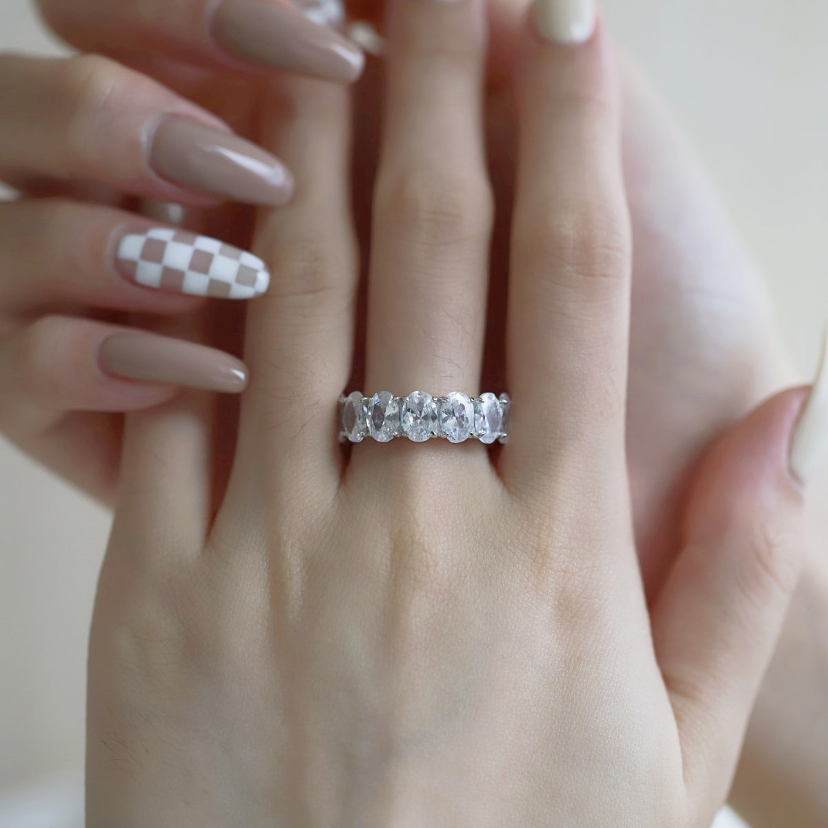 [Amore]Dainty Elongated Cushion Cut Tennis Ring