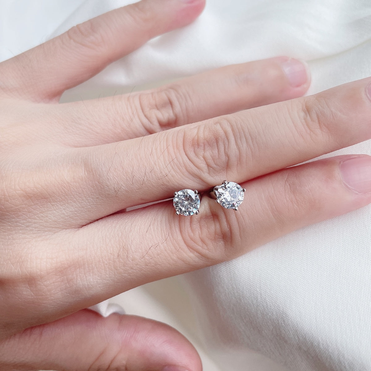 [Amore]Unique Round Shape Earrings