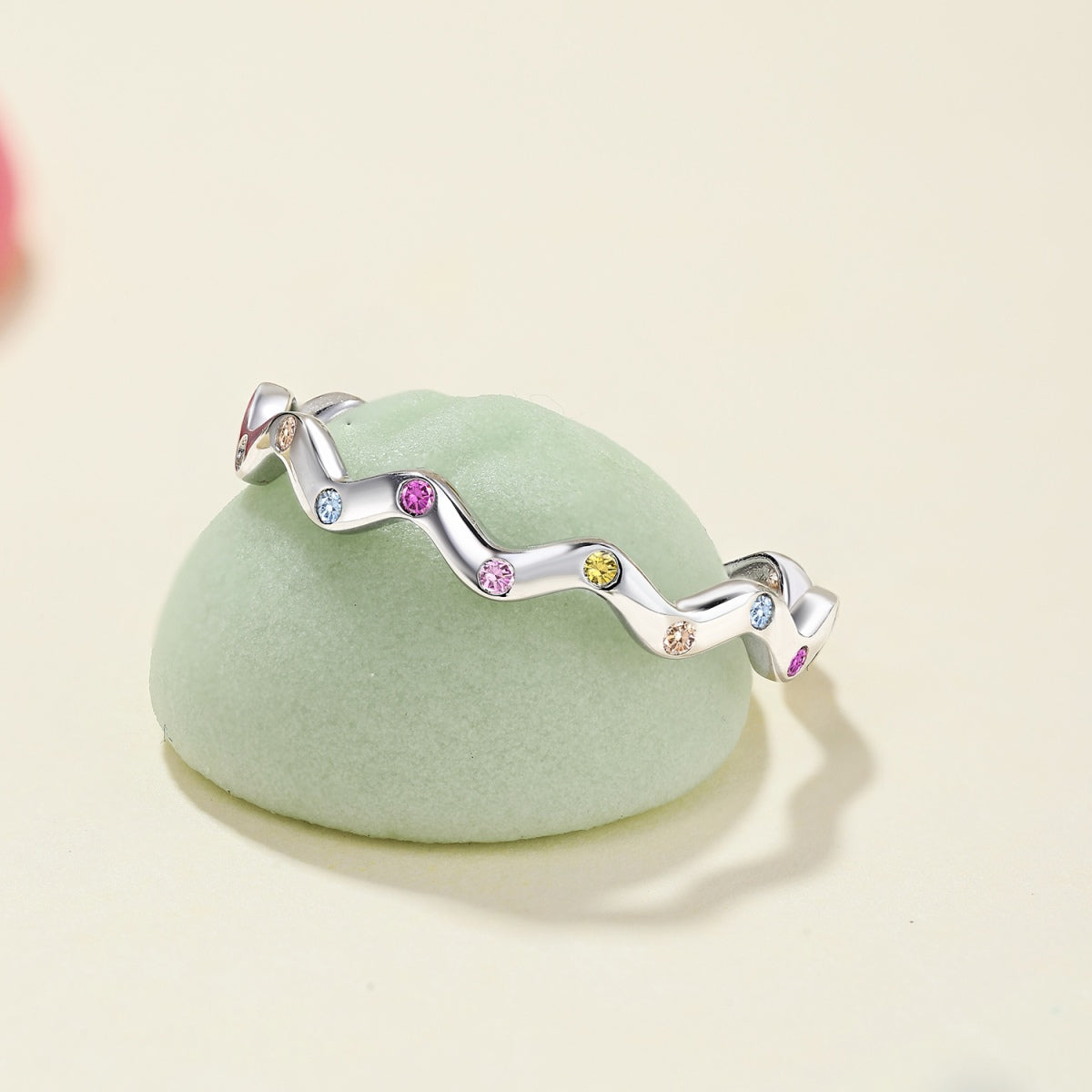 [Amore]Ornate Vibrant Round Cut Daily Ring