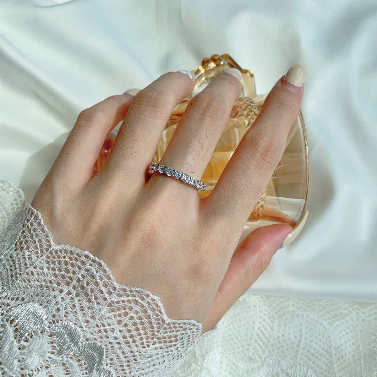 [Amore]Sparkling Round Cut Tennis Ring