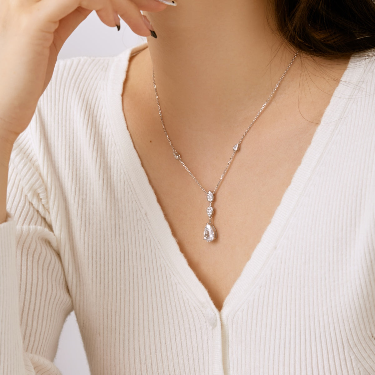 [Amore]Dazzling Pear Cut Necklace
