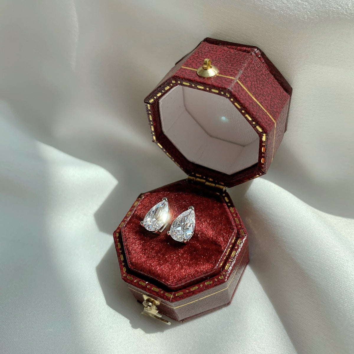 [Amore]Ornate Water Drop Shape Earrings