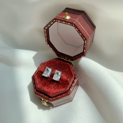 [Amore]Stylish Shiny Rectangular Center Stone Stud Earrings