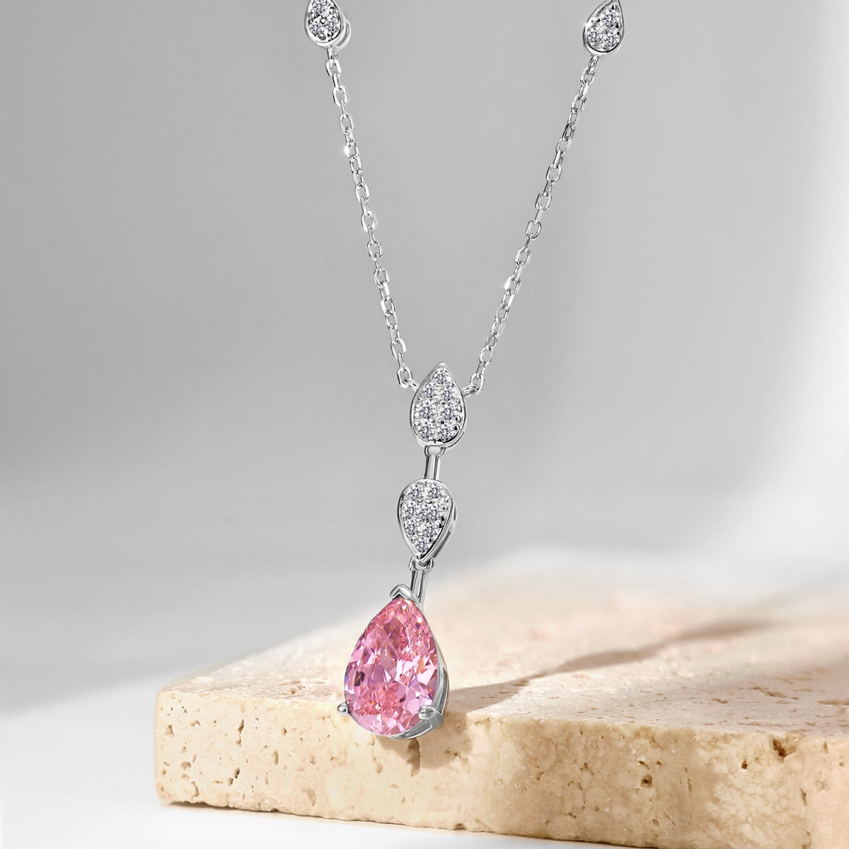 [Amore]Dazzling Pear Cut Necklace