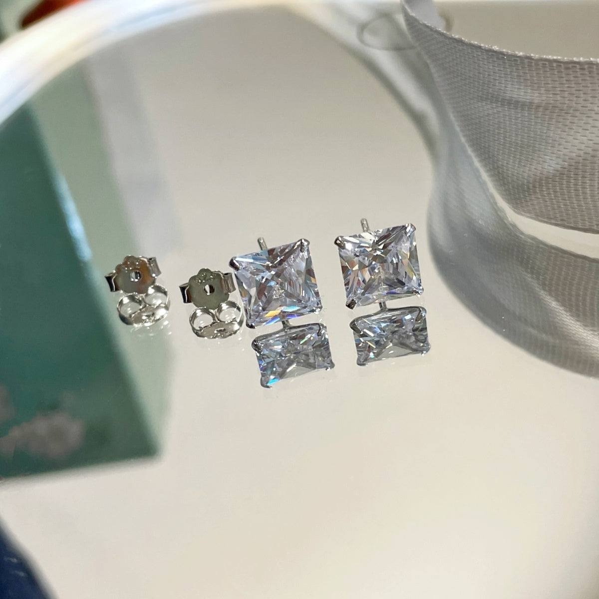 [Amore]Ornate Square Shape Earrings