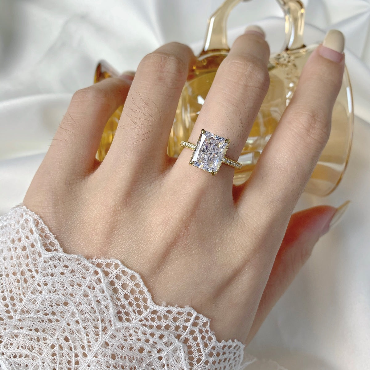 [Amore]4.0 Carat Luxurious Engagement Ring
