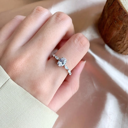 [Amore]0.75 Carat Luxurious Vibrant Elongated Cushion Cut Daily Ring