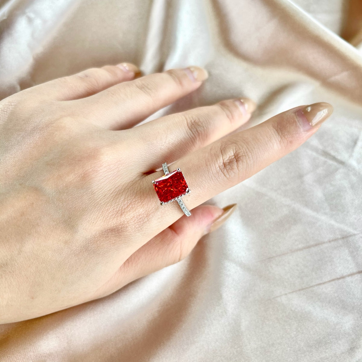 [Amore]4.0 Carat Luxurious Engagement Ring