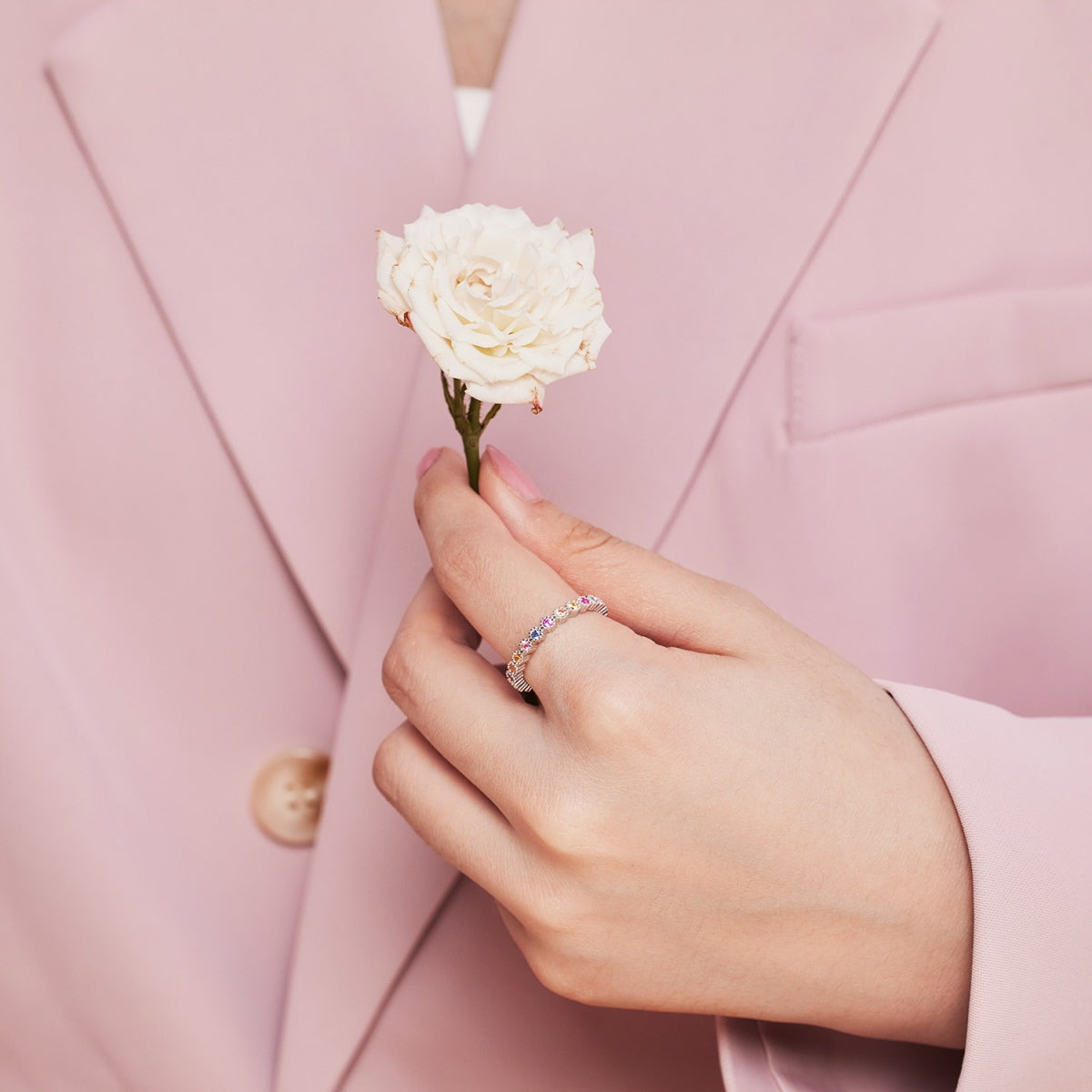[Amore]Unique Scintillating Round Cut Daily Ring
