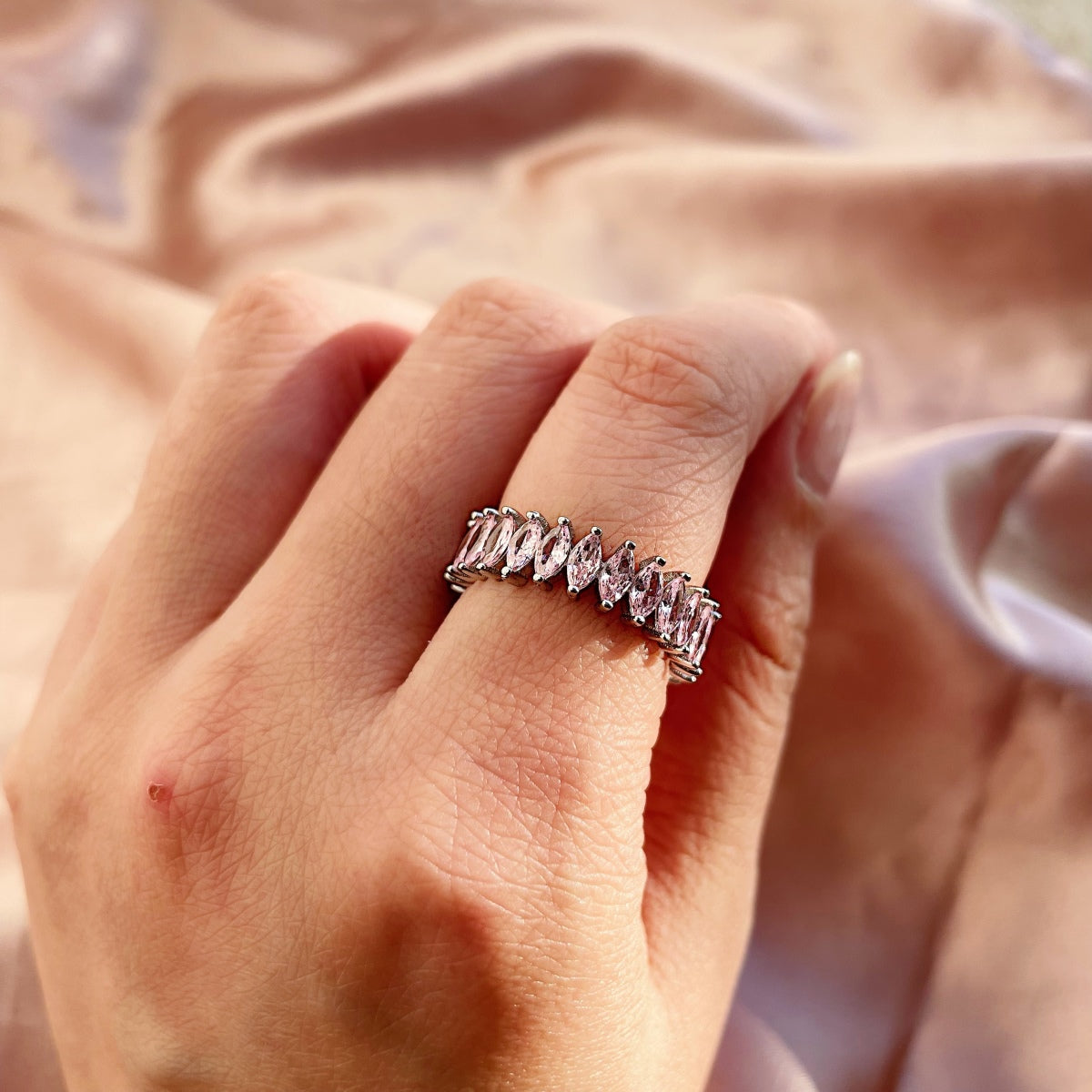 [Amore]Gorgeous Marquise Cut Tennis Ring