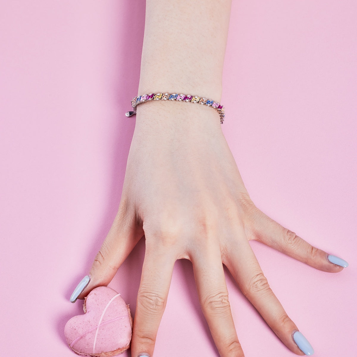 [Amore]Ornate Sparkling Multi Cut Party Bracelet