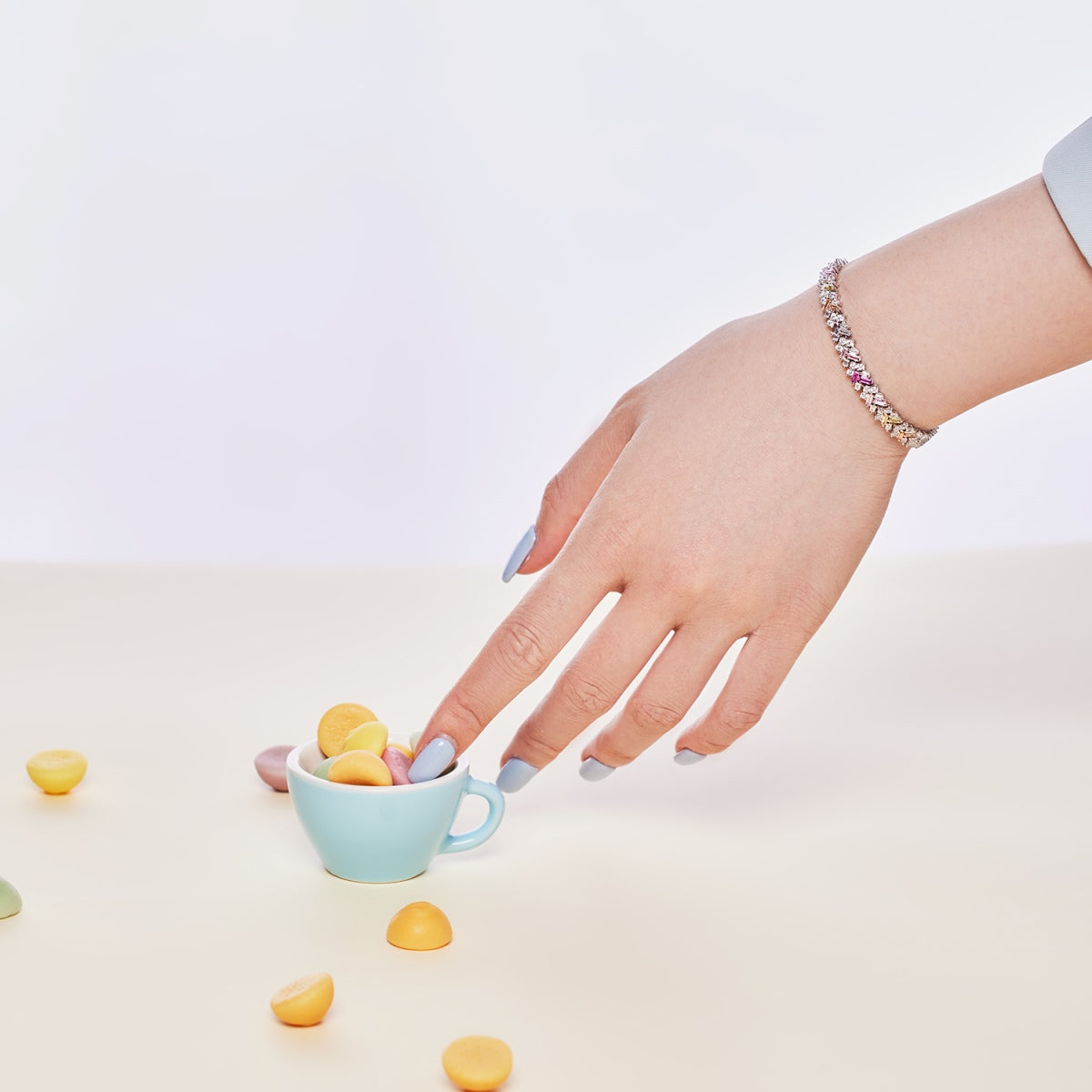 [Amore]Dazzling Unique Multi Shape Daily Bracelet