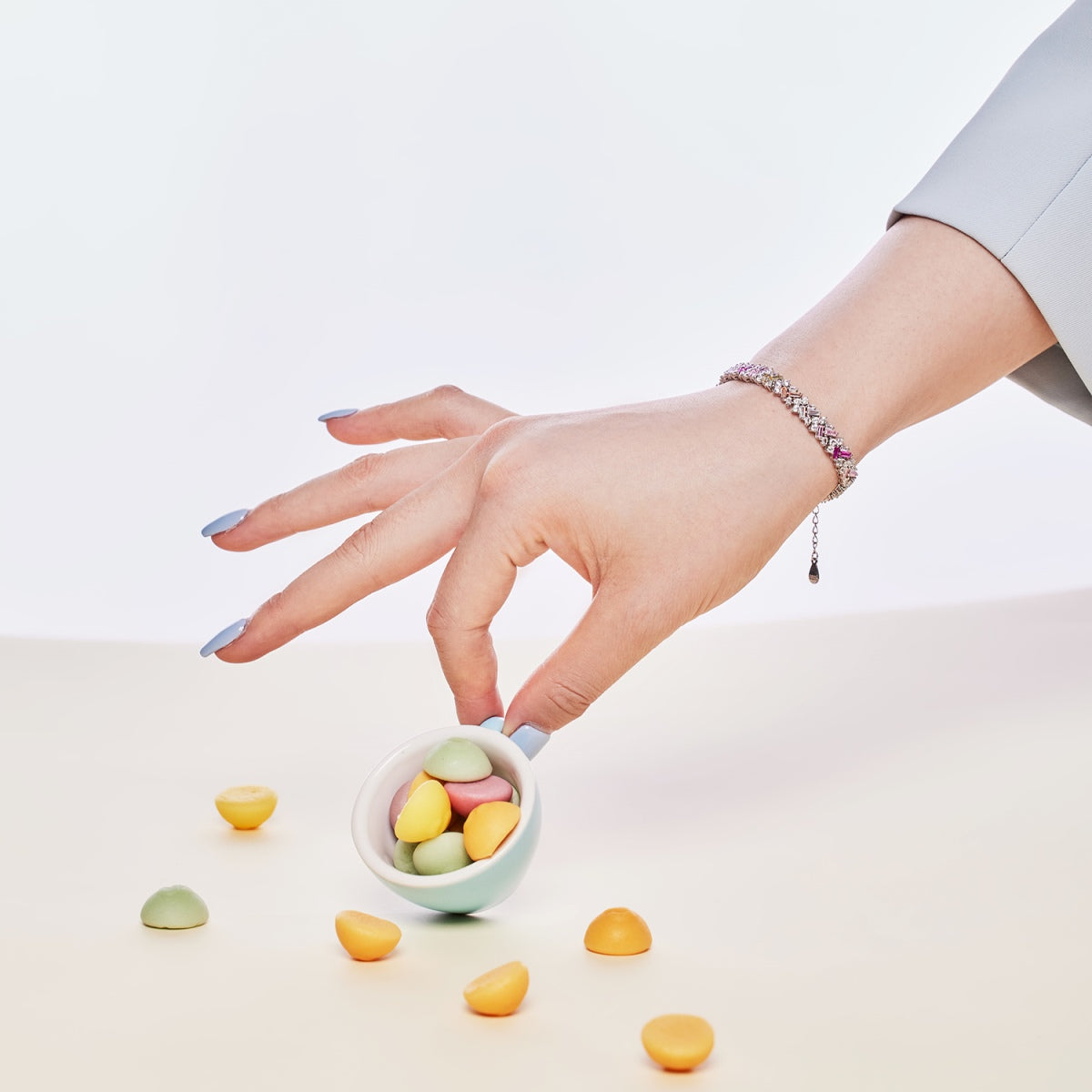 [Amore]Dazzling Unique Multi Shape Daily Bracelet