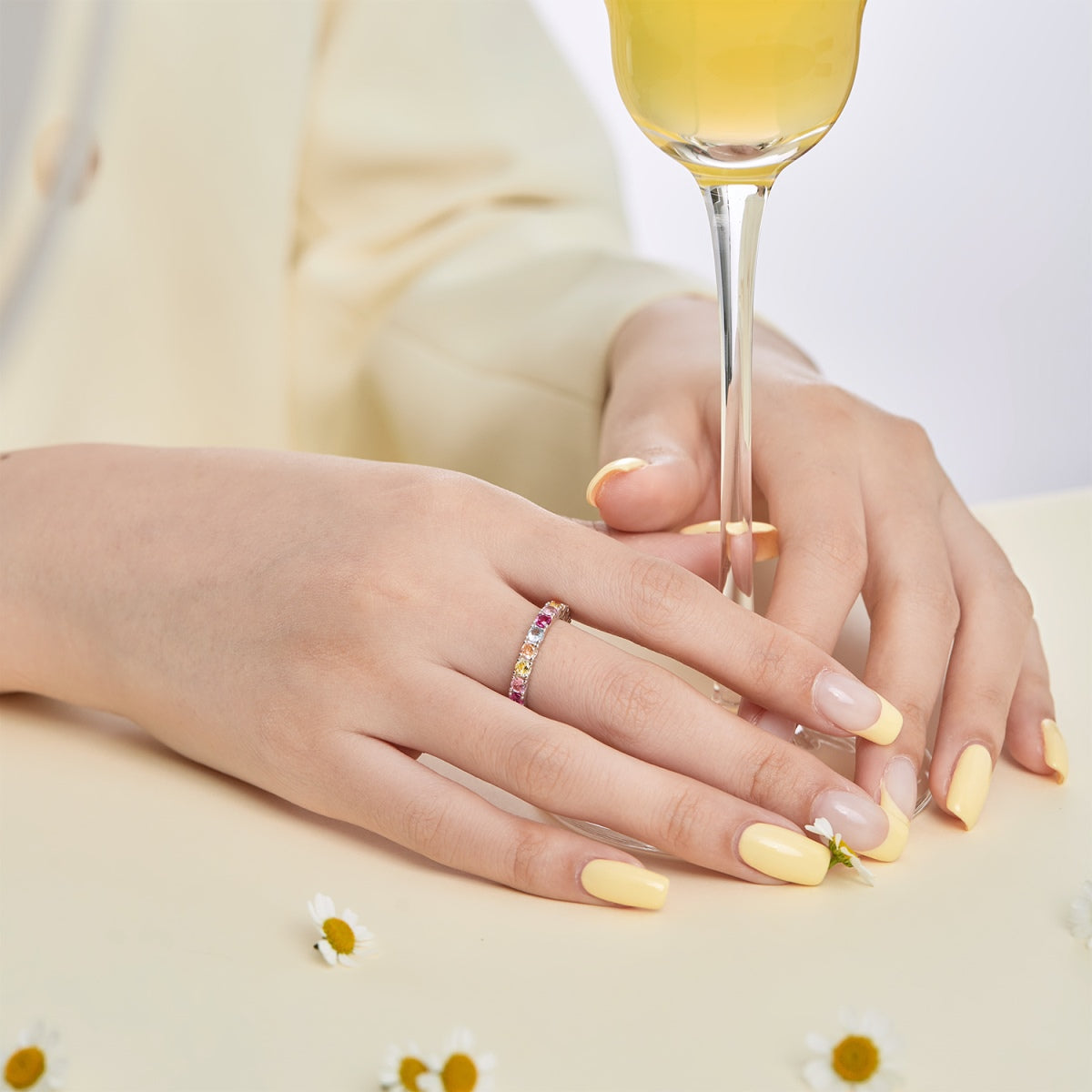 [Amore]Dazzling Lustrous Round Cut Tennis Ring