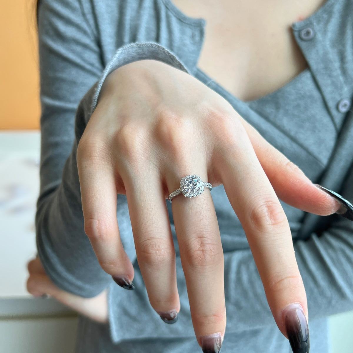 [Amore]Dazzling Resplendent Round Cut Wedding Ring
