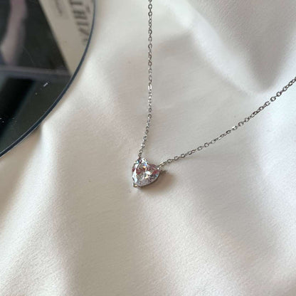 [Amore]Heart Shape Main Stone Pendant Collarbone Necklace