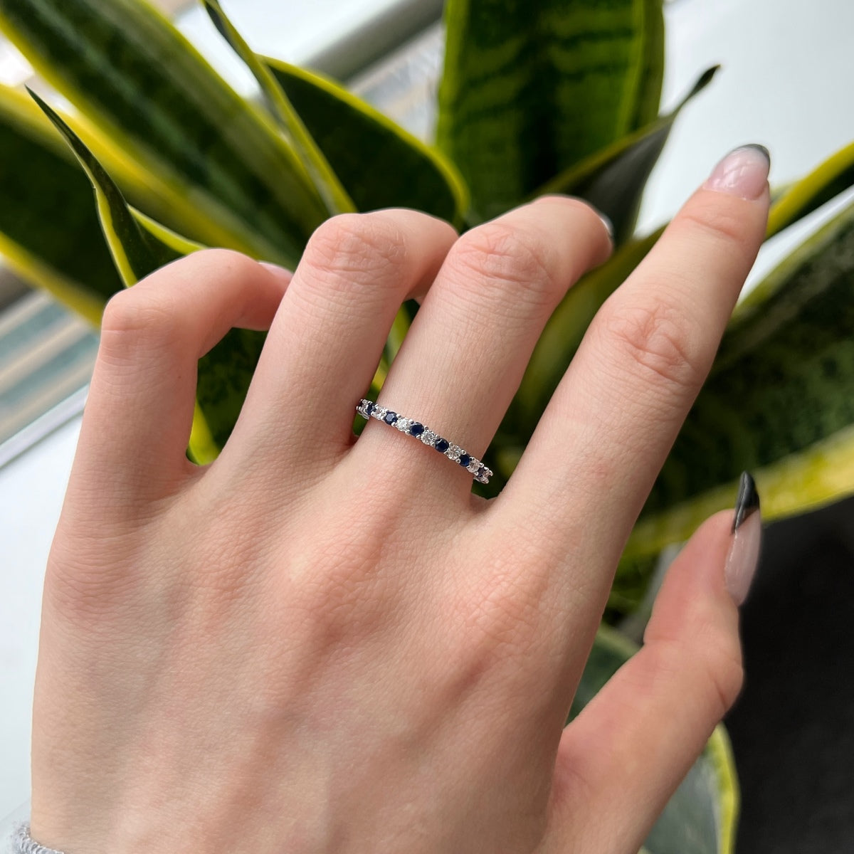 [Amore]Exquisite Colorful Round Cut Tennis Ring