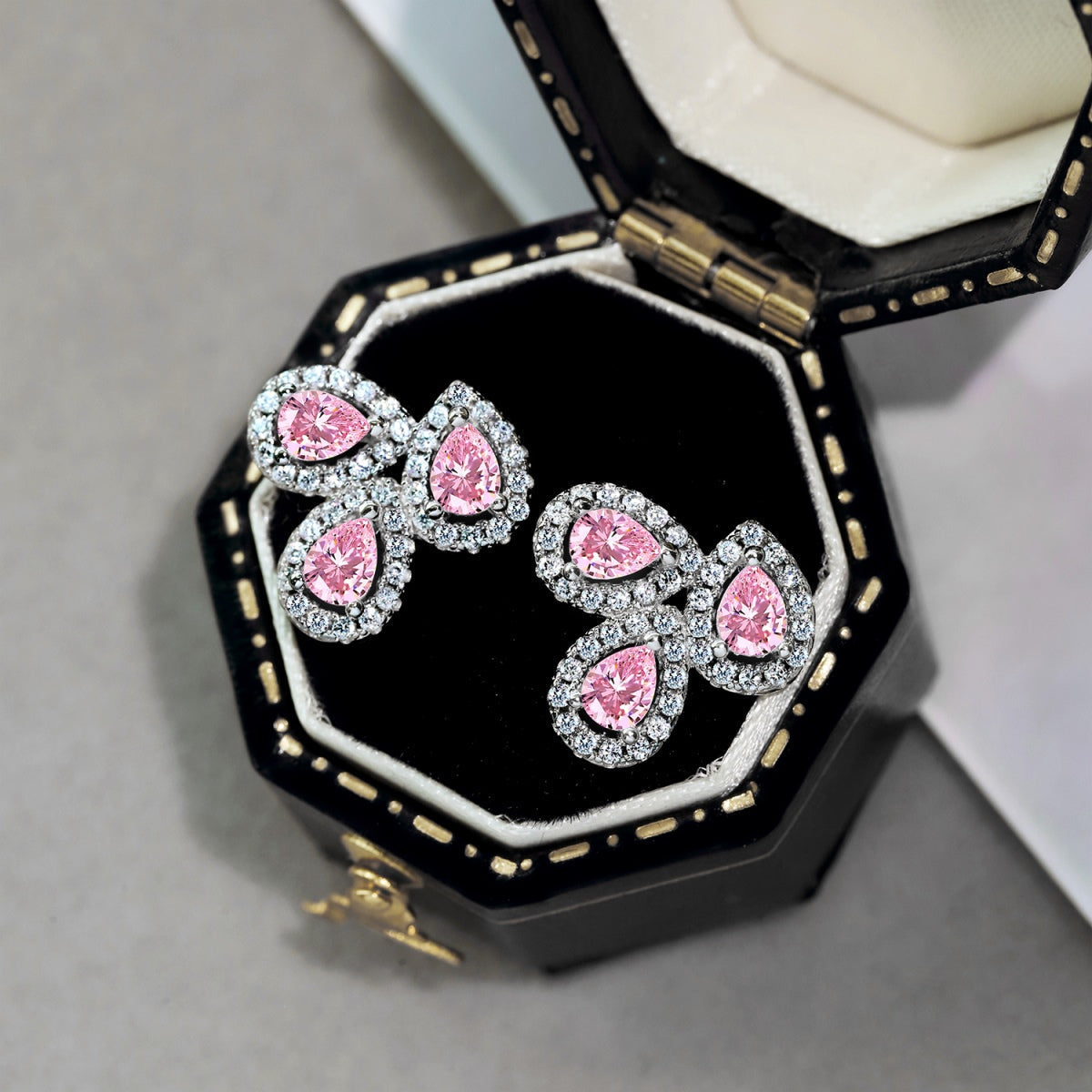 [Amore]Ornate Flower Shape Pear Cut Lover Earrings