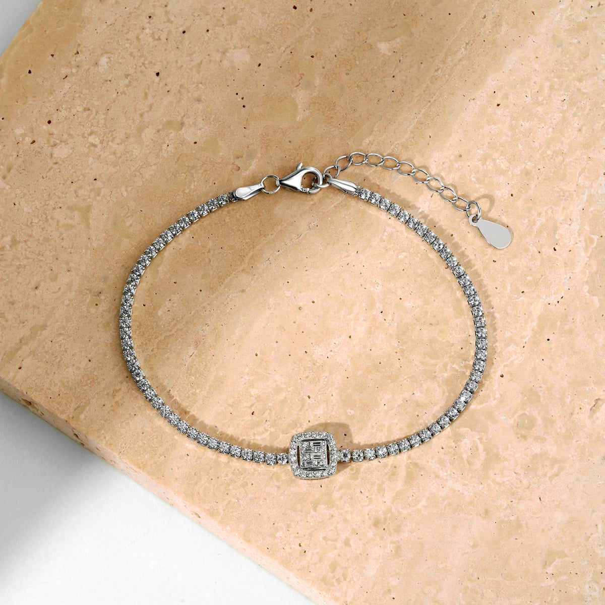 [Amore]Luxurious Dazzling Square Shape Banquet Bracelet