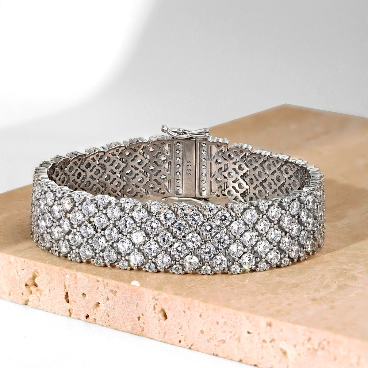 [Amore]Ornate Elegant Round Cut Party Bracelet
