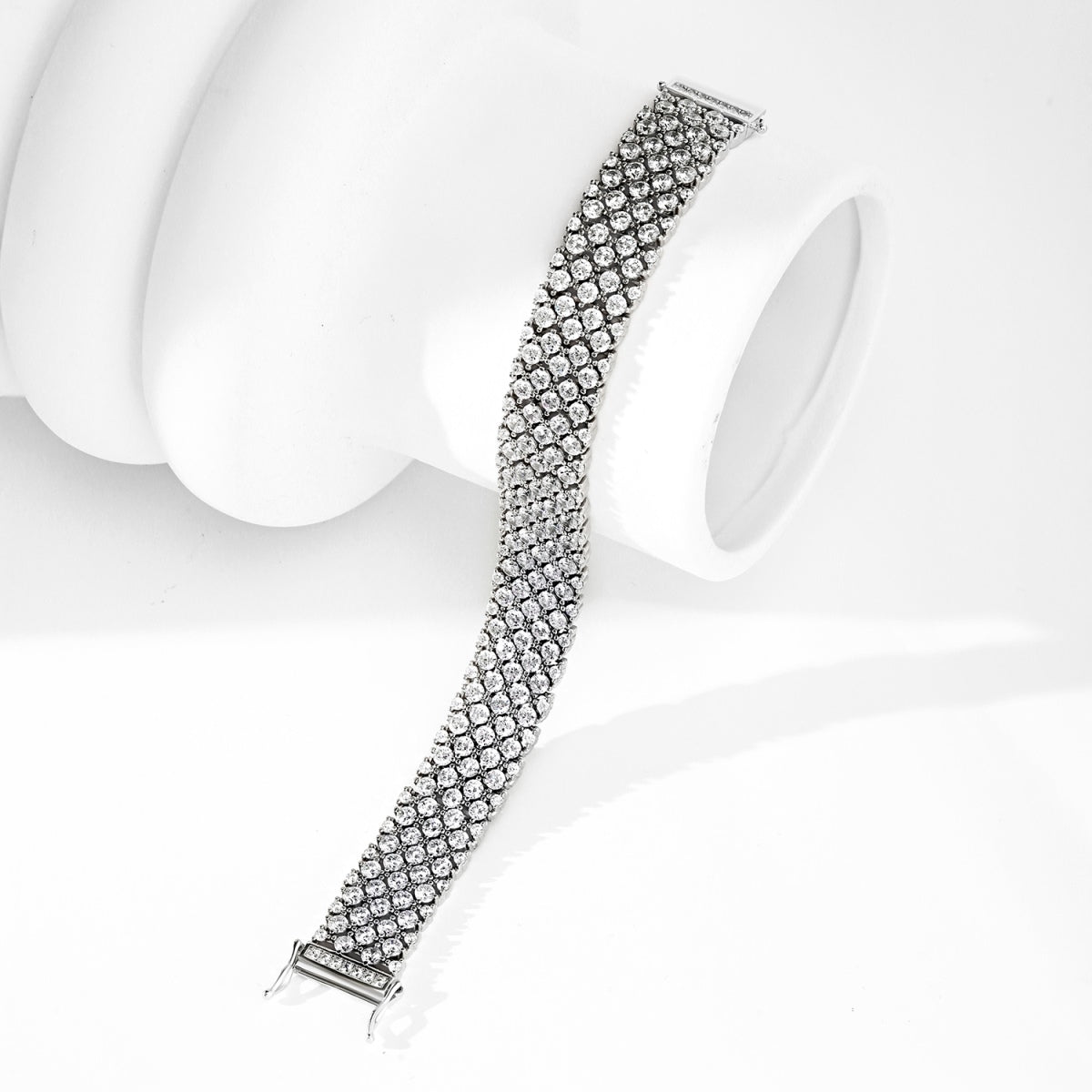 [Amore]Ornate Elegant Round Cut Party Bracelet