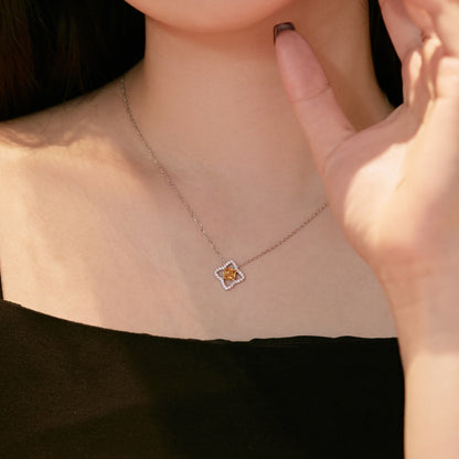 [Amore]Exquisite Flower Shape Princess Cut Necklace