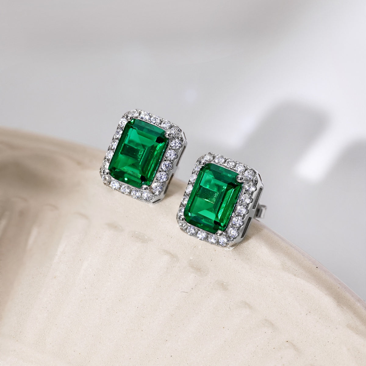 [Amore]Luxurious Dainty Emerald Cut Banquet Earrings