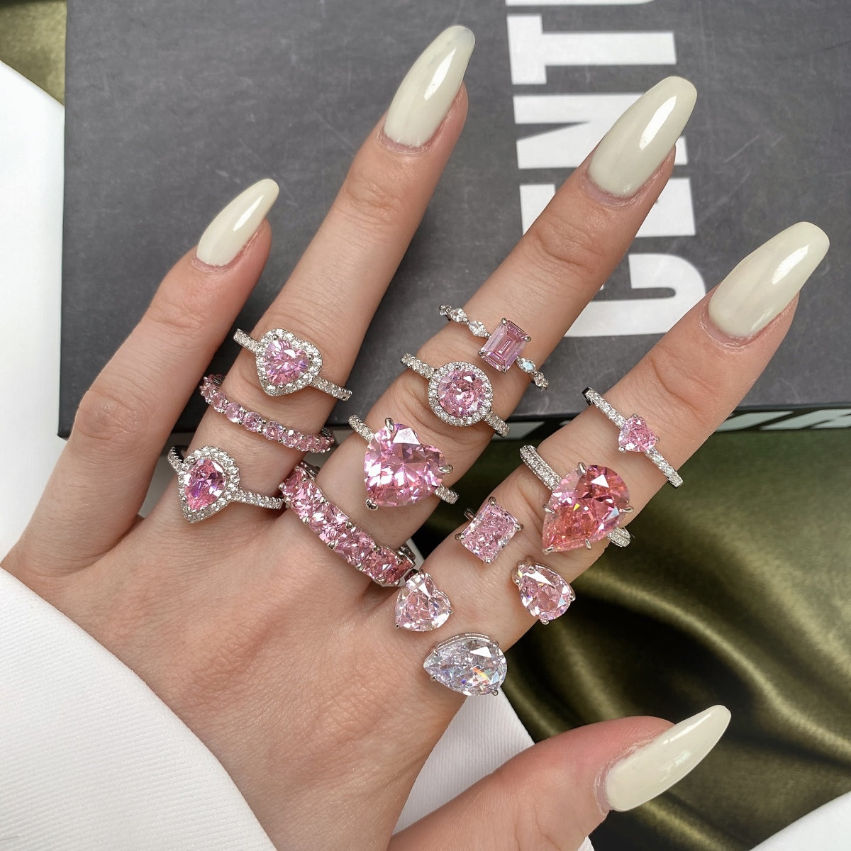 [Amore]0.5 Carat CaratEternity Charming Heart Shape Lover Ring