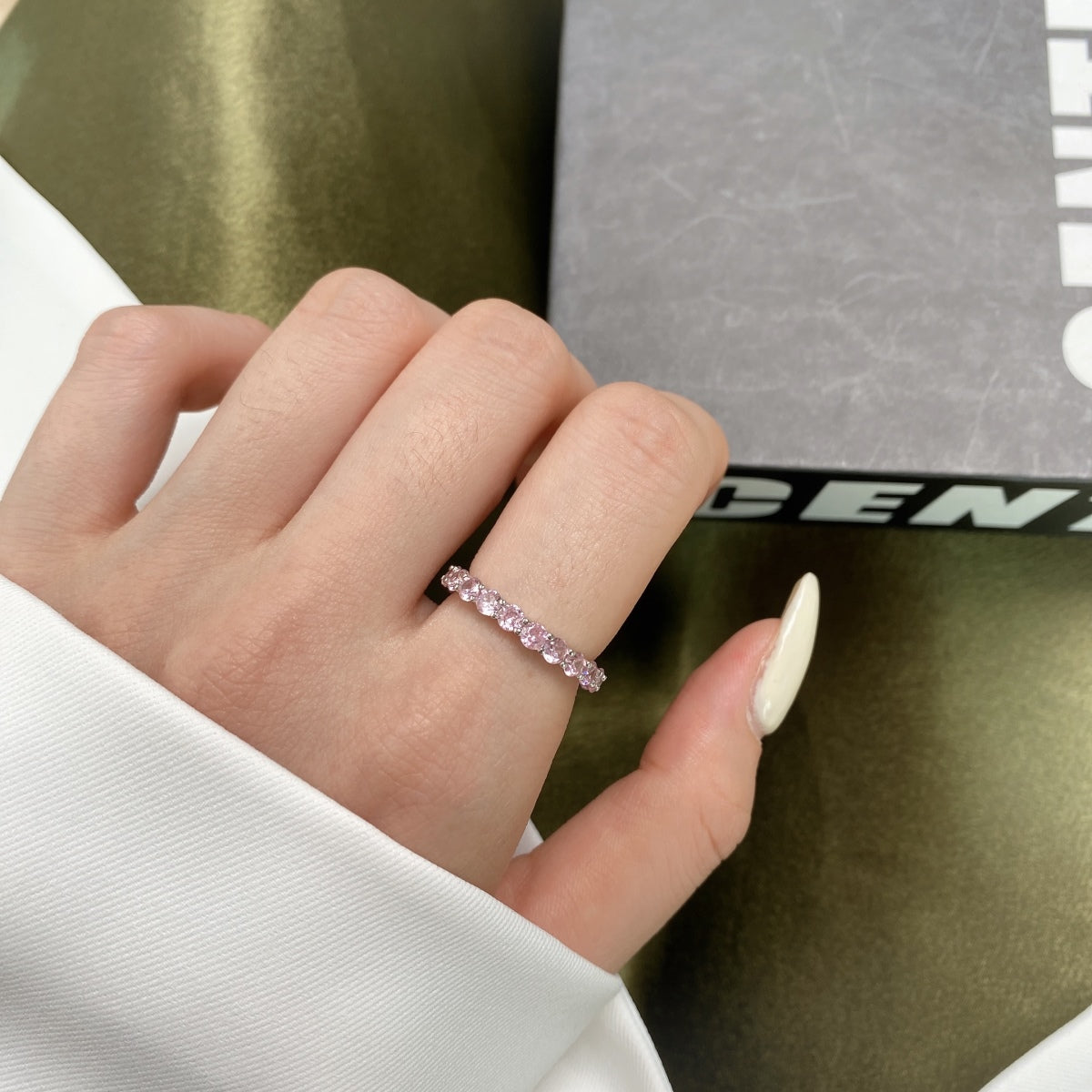 [Amore]Sparkling Round Cut Tennis Ring