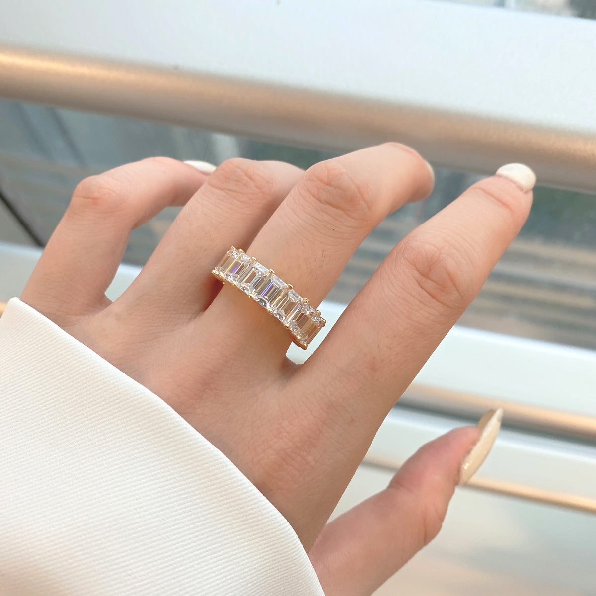 [Amore]0.75 Carat Elegant Emerald Cut Tennis Ring