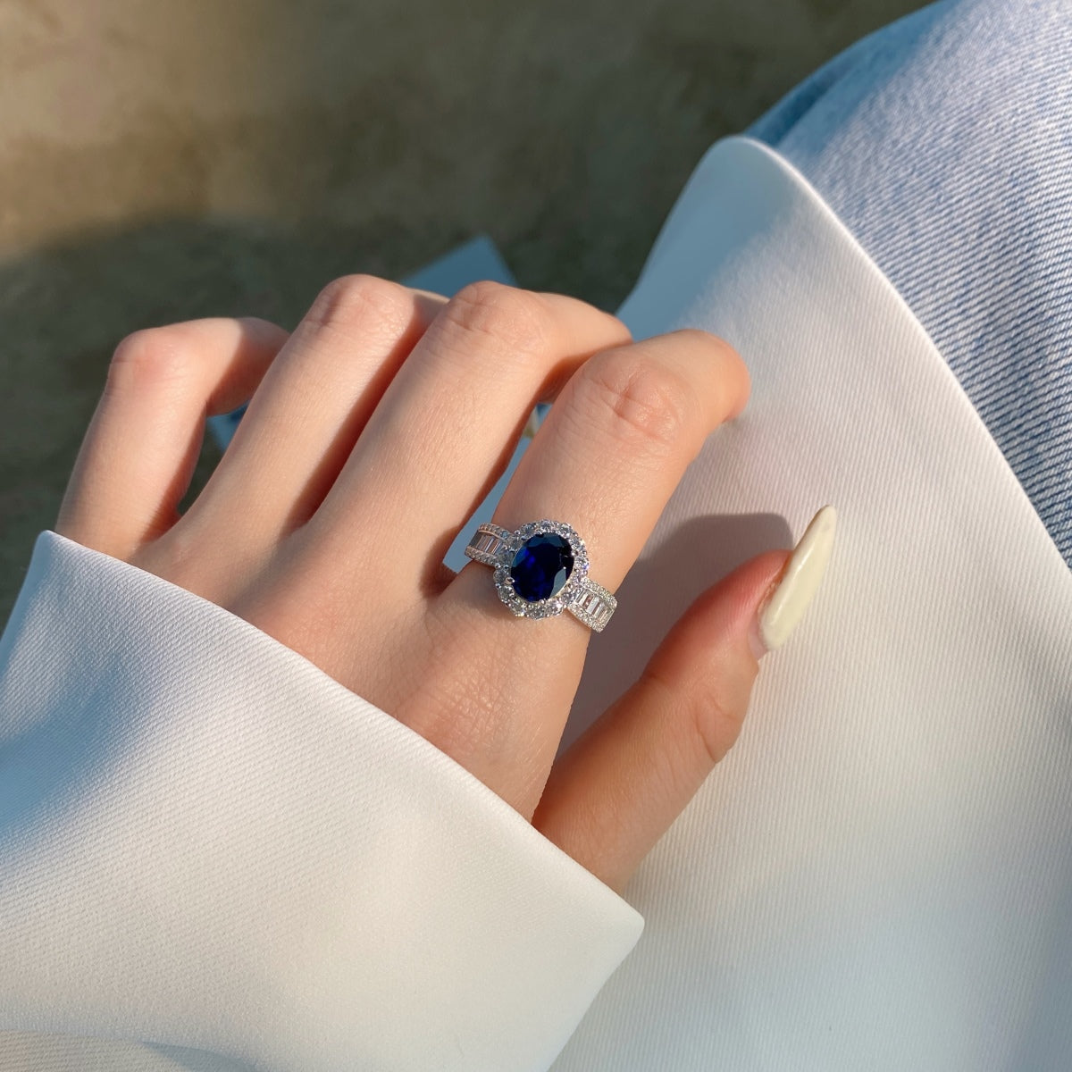 [Amore]1.5 Carat Dazzling Charming Oval Cut Banquet Ring