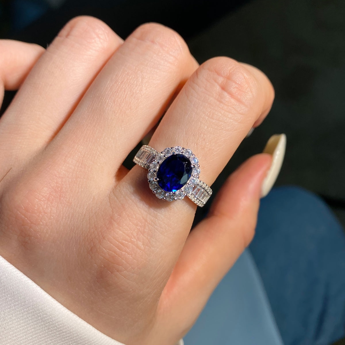 [Amore]1.5 Carat Dazzling Charming Oval Cut Banquet Ring