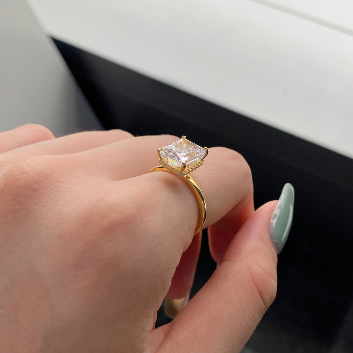 [Amore]4.0 Carat Ornate Enchanting Radiand Cut Banquet Ring
