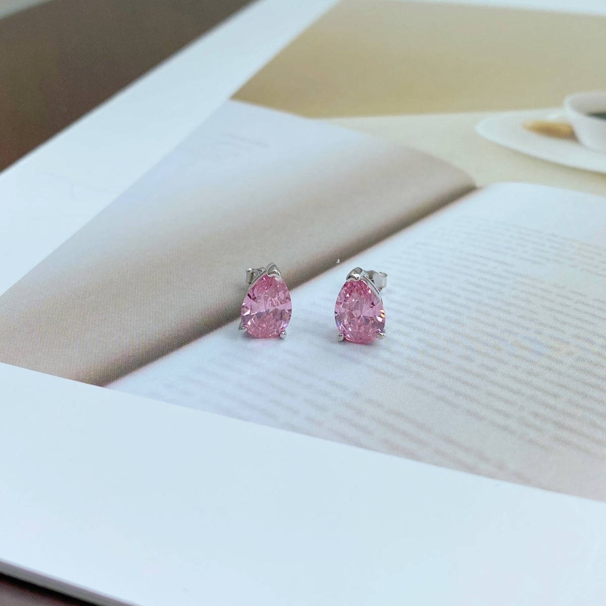 [Amore]Ornate Water Drop Shape Earrings