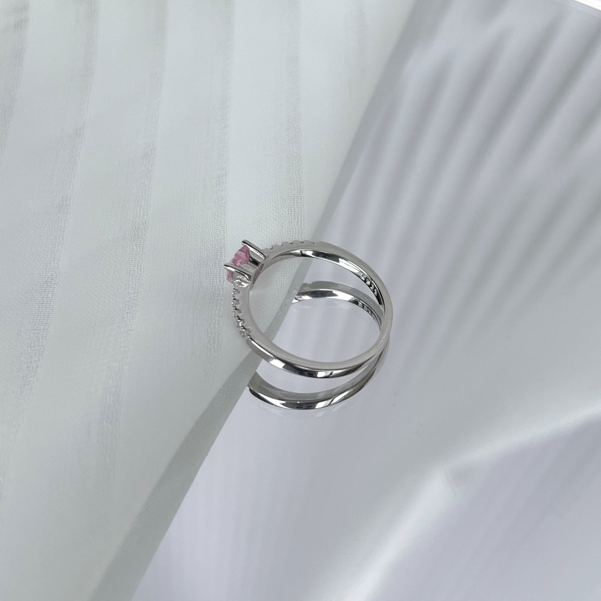 [Amore]0.5 Carat CaratEternity Charming Heart Shape Lover Ring