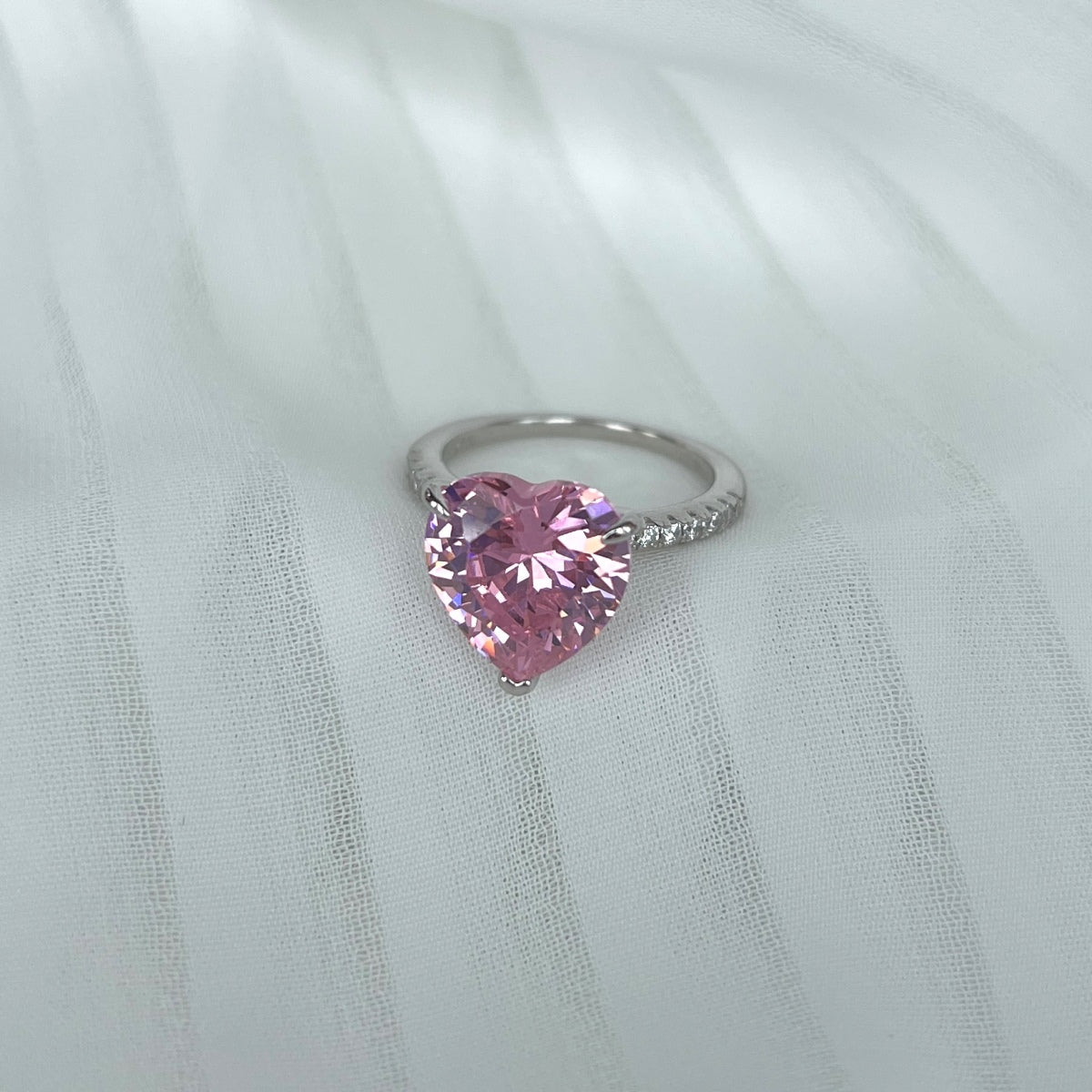 [Amore]6.0 Carat Luxurious Sparkling Romantic Heart Cut Lover Ring